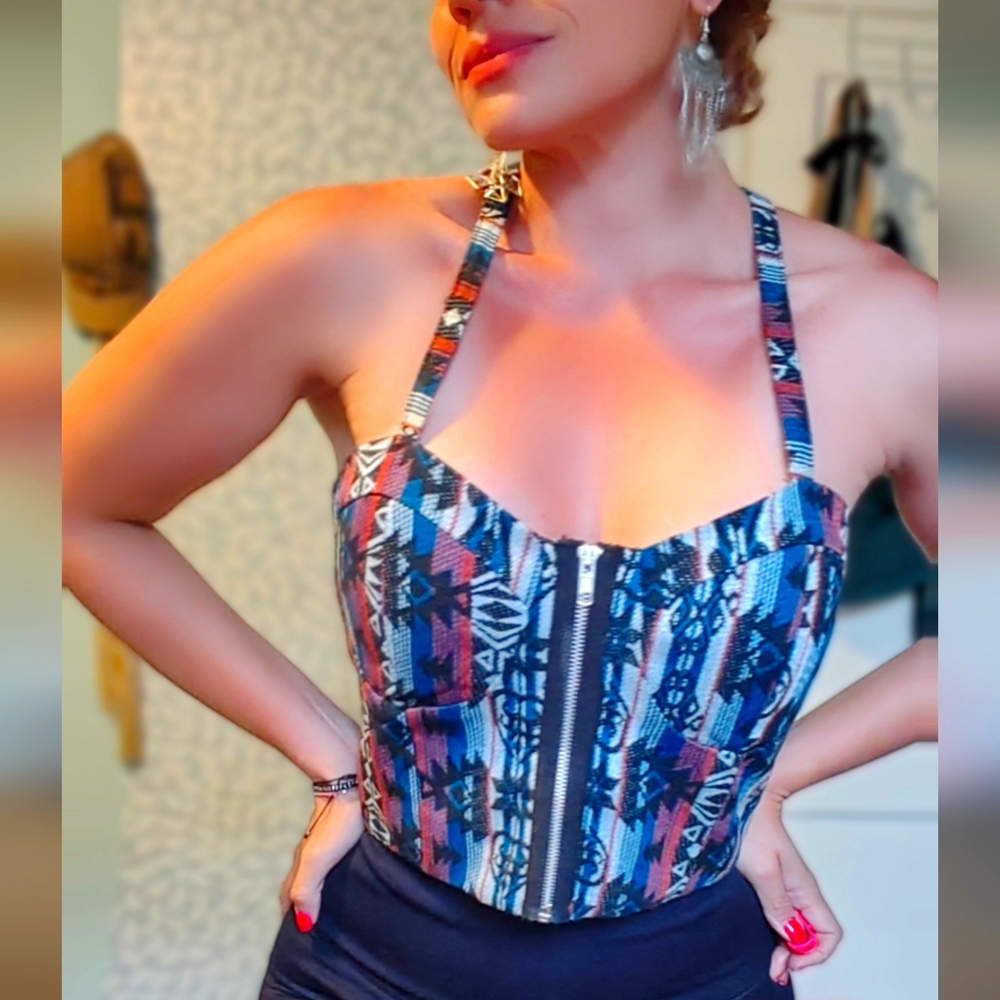 Print Top Front Zipper Cross Back